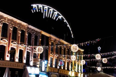 Lille, Aralık 2021: Fransa 'nın güzel Lille şehrini festival döneminde ziyaret edin
