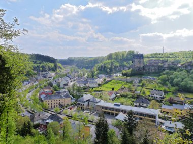 Mullerthal Trail, Mayıs 2019: Lüksemburg Ardennes bölgesinde bulunan Mullerthal Trail 'de (veya Küçük Lüksemburg İsviçre) büyük bir yürüyüş