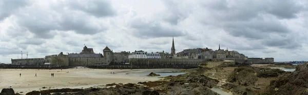 Stock image Saint Malo, France - August 2019 : Visit the privateer city of Saint Malo in Brittany, passing by the fortifications and the magnificent beaches