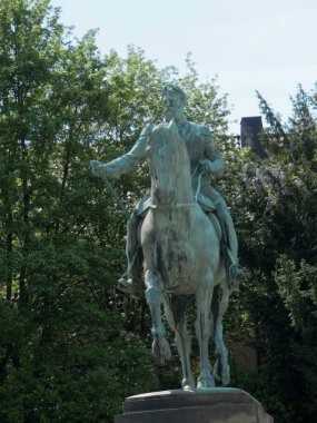 Aachen, Almanya - Temmuz 2022: Güzel şehir Aachen - Şarlman - Çoklu heykellerin manzarası