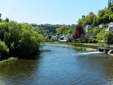 Bouillon, Mayıs 2019 - Belçika Ardennes 'deki güzel Bouillon kalesinin manzarası