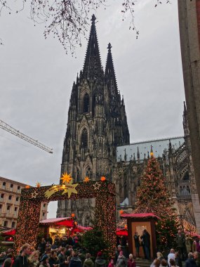 Köln, Ekim 2018: Almanya 'nın güzel Köln kentini ziyaret edin.