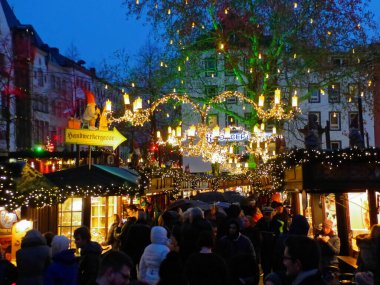 Köln, Ekim 2018: Almanya 'nın güzel Köln kentini ziyaret edin.