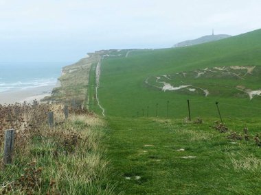 Opal Coast, Eylül 2018: Yüksek gelgitler sırasında Kuzey Fransa 'nın güzel plajlarını ve kayalıklarını ziyaret edin