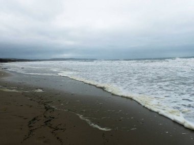 Opal Coast, Eylül 2018: Yüksek gelgitler sırasında Kuzey Fransa 'nın güzel plajlarını ve kayalıklarını ziyaret edin