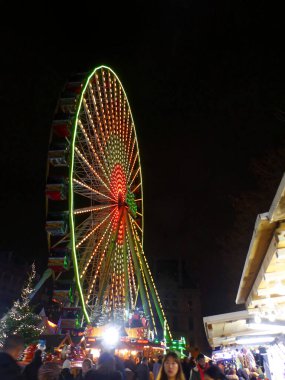 Festival döneminde Fransa 'nın güzel Paris şehrini ziyaret edin.