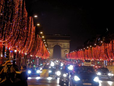 Festival döneminde Fransa 'nın güzel Paris şehrini ziyaret edin.