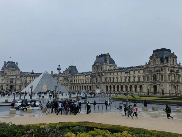 Париж Франция Июль 2018 Года Музей Лувра — стоковое фото