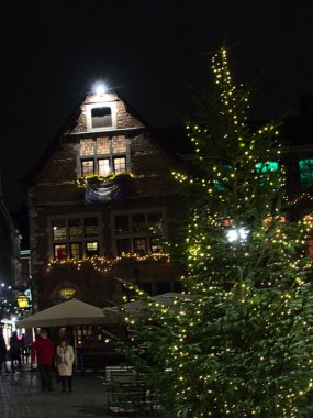 Aachen, Aralık 2022: Bayram döneminde Almanya 'nın güzel Aachen şehrini ziyaret edin