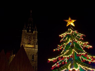 Gand, Aralık 2022: Festival döneminde Belçika 'nın güzel şehri Gand' i ziyaret edin