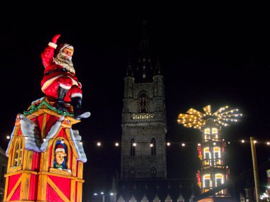 Gand, Aralık 2022: Festival döneminde Belçika 'nın güzel şehri Gand' i ziyaret edin