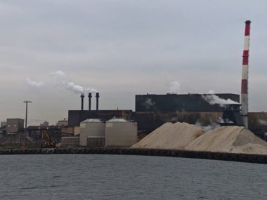 Ocak 2023, Dunkerque - Kırık Baraj Kış Yürüyüşü - Endüstriyel bir bölgede