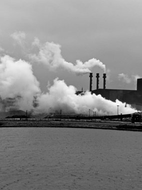 Ocak 2023, Dunkerque - Kırık Baraj Kış Yürüyüşü - Endüstriyel bir bölgede