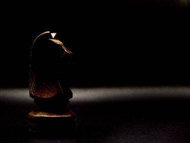 Satranç - Strateji ve Taktik Oyunu - Taşlar ve dama tahtası (Papaz - Vezir - Fil - At - Kale - Piyon)