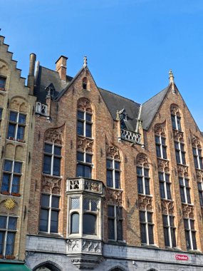 Bruges, Nisan 2023: Kuzey Venedik 'teki Bruges binalarının muhteşem cepheleri