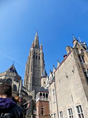 Bruges, Nisan 2023: Kuzey Venedik 'teki Bruges binalarının muhteşem cepheleri