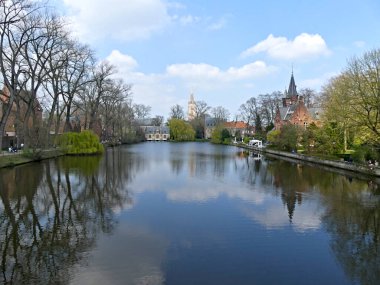 Bruges, Nisan 2023: Bruges binalarının muhteşem cepheleri, Kuzey Venedik