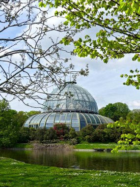 Laeken, Nisan 2023: Belçika Kraliyet Seralarının ziyareti - Alphonse Balat 'ın muhteşem mimarisi üzerine görüş