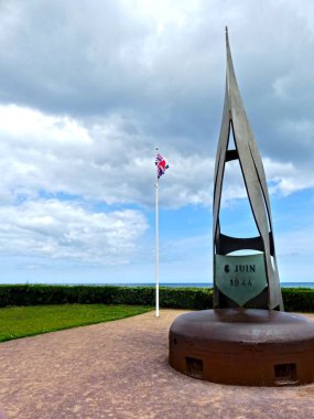 Ouistreham, Ağustos 2023 - Kieffer komandosunun 6 Haziran 1944 'te karaya çıktığı güzel Ouistreham şehrini ziyaret edin. Kumsal manzarası