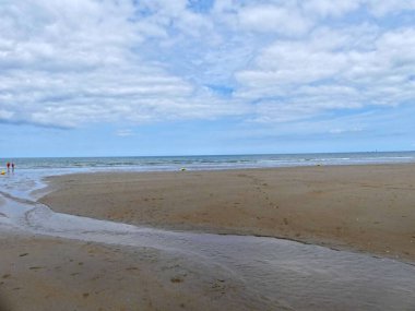 Ouistreham, Ağustos 2023 - Kieffer komandosunun 6 Haziran 1944 'te karaya çıktığı güzel Ouistreham şehrini ziyaret edin. Kumsal manzarası