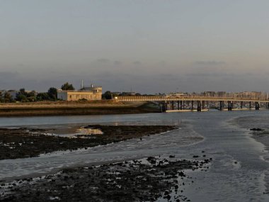 La Rochelle Fransa 'nın Atlantik kıyısındaki muhteşem La Rochelle şehrini ziyaret edin.