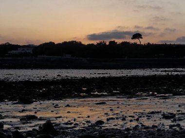La Rochelle Fransa 'nın Atlantik kıyısındaki muhteşem La Rochelle şehrini ziyaret edin.