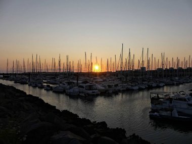 La Rochelle Fransa 'nın Atlantik kıyısındaki muhteşem La Rochelle şehrini ziyaret edin.