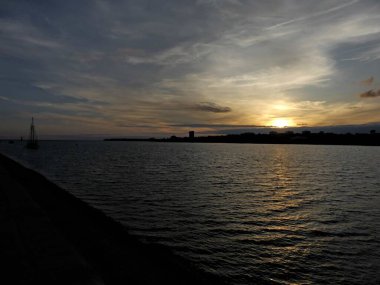 La Rochelle Fransa 'nın Atlantik kıyısındaki muhteşem La Rochelle şehrini ziyaret edin.