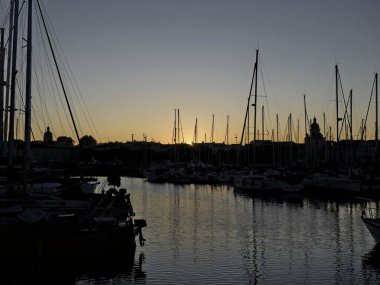 La Rochelle Fransa 'nın Atlantik kıyısındaki muhteşem La Rochelle şehrini ziyaret edin.