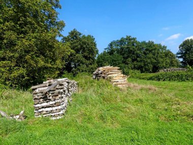 Yakacak odun ve talaş deposu