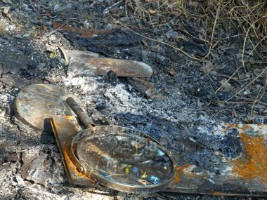 Ardennes kırsalında yasadışı açık çöplük