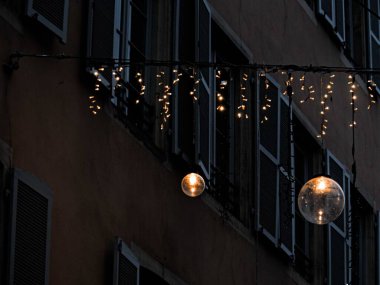 Strasbourg, Aralık 2024: Şenlik döneminde güzel Strasbourg şehrini ziyaret edin