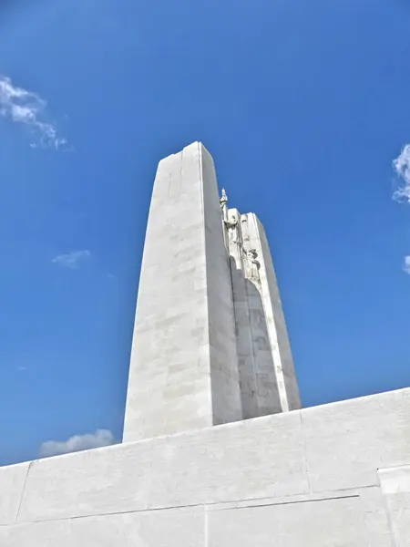 Vimy, Mayıs 2025: Kanada 'nın 1. Dünya Savaşı anıtı 145 numaralı tepeyi ziyaret edin - 1.