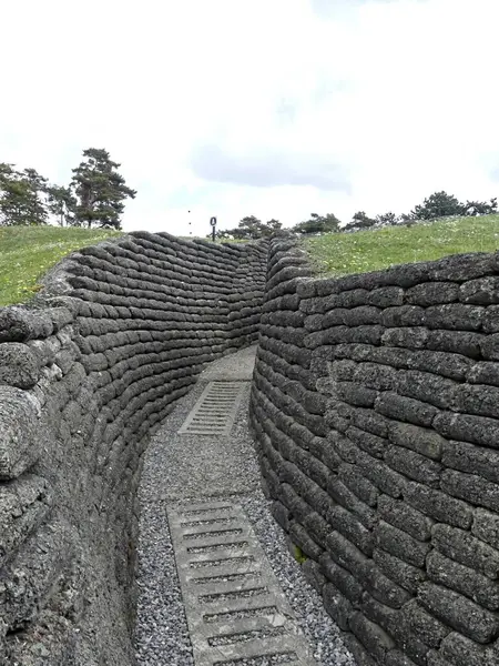 Vimy, Mayıs 2025: Kanada 'nın 1. Dünya Savaşı anıtı 145 numaralı tepeyi ziyaret edin - 1.