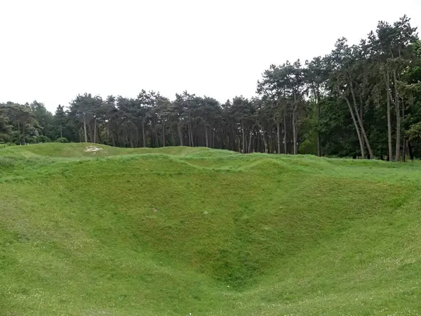 Vimy, Mayıs 2025: Kanada 'nın 1. Dünya Savaşı anıtı 145 numaralı tepeyi ziyaret edin - 1.