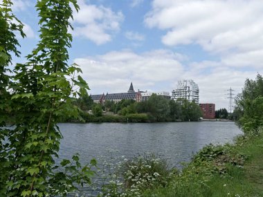 Lille, Mayıs 2025: Fransa 'nın güzel Lille şehrini ziyaret edin Flaman tarzı evlerin muhteşem cephelerini görün.