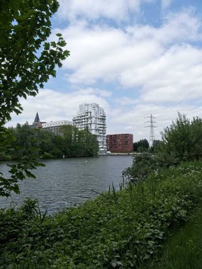 Lille, Mayıs 2025: Fransa 'nın güzel Lille şehrini ziyaret edin Flaman tarzı evlerin muhteşem cephelerini görün.