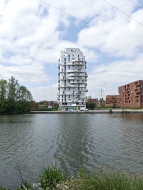 Lille, Mayıs 2025: Fransa 'nın güzel Lille şehrini ziyaret edin Flaman tarzı evlerin muhteşem cephelerini görün.