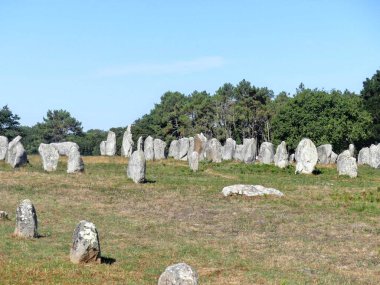 Carnac, Ağustos 2025: Dünyanın en büyük megalitik kompleksini ziyaret edin - Menhir hizalamalarının görünümü