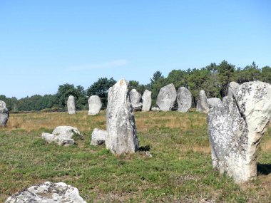 Carnac, Ağustos 2025: Dünyanın en büyük megalitik kompleksini ziyaret edin - Menhir hizalamalarının görünümü