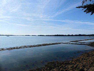 Ile-aux-Moines, Ağustos 2025: Brittany 'deki Morbihan Körfezi' nde Ile-aux-Moines civarında yürüyüş