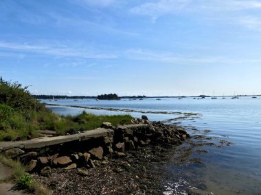 Ile-aux-Moines, Ağustos 2025: Brittany 'deki Morbihan Körfezi' nde Ile-aux-Moines civarında yürüyüş
