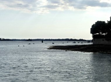 Ile-aux-Moines, Ağustos 2025: Brittany 'deki Morbihan Körfezi' nde Ile-aux-Moines civarında yürüyüş