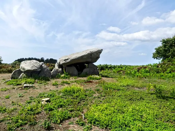 Ile-aux-Moines, Ağustos 2025: Brittany 'deki Morbihan Körfezi' nde Ile-aux-Moines civarında yürüyüş