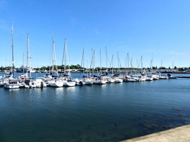 Lorient, Ağustos 2025 - Brittany 'deki güzel Lorient şehrini ziyaret edin - liman manzarası