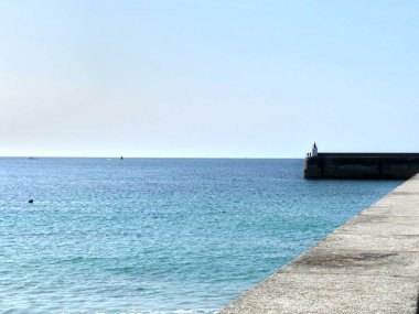 Quiberon, Ağustos 2025: Britanya 'nın Morbihan Körfezi' nde Quiberon yarımadasında yürüyüş