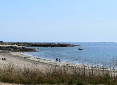Quiberon, Ağustos 2025: Britanya 'nın Morbihan Körfezi' nde Quiberon yarımadasında yürüyüş