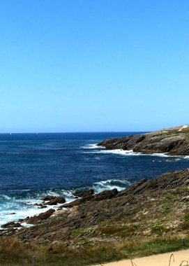 Quiberon, Ağustos 2025: Britanya 'nın Morbihan Körfezi' nde Quiberon yarımadasında yürüyüş