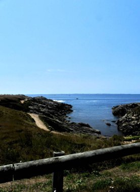 Quiberon, Ağustos 2025: Britanya 'nın Morbihan Körfezi' nde Quiberon yarımadasında yürüyüş