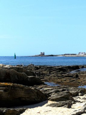 Quiberon, Ağustos 2025: Britanya 'nın Morbihan Körfezi' nde Quiberon yarımadasında yürüyüş